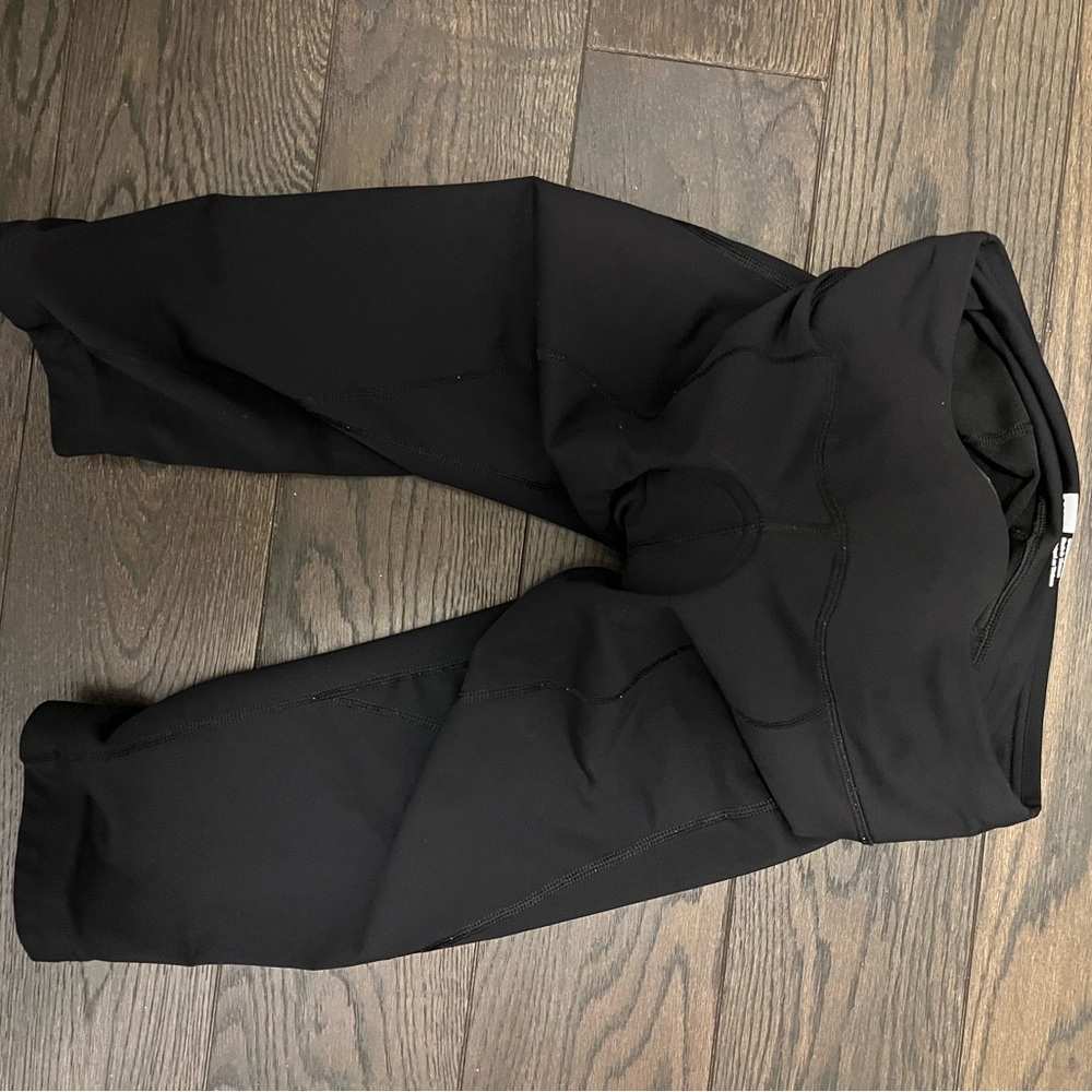 MEC Black Women's cycling padded capris
